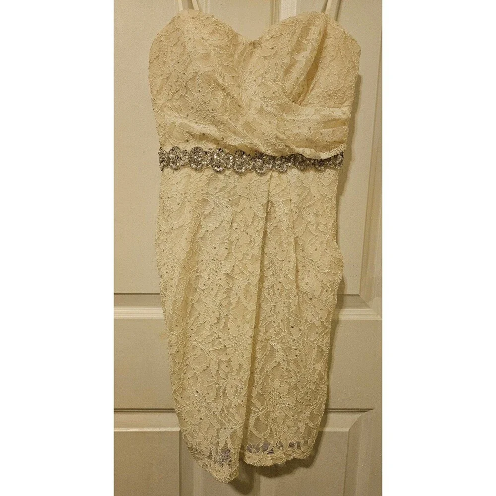 Sleeveless Dress Size 6 Has Pockets Zip Up Closure